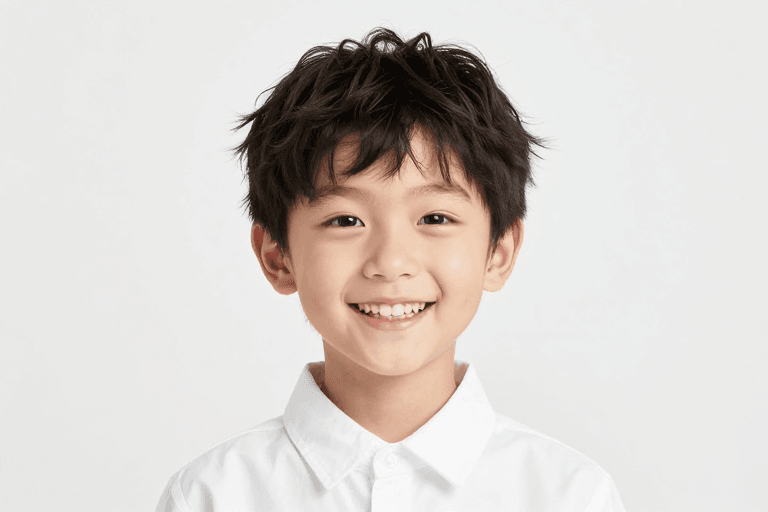 暖色调光效素材：亚洲小男孩高清肖像 暖光纯真笑容