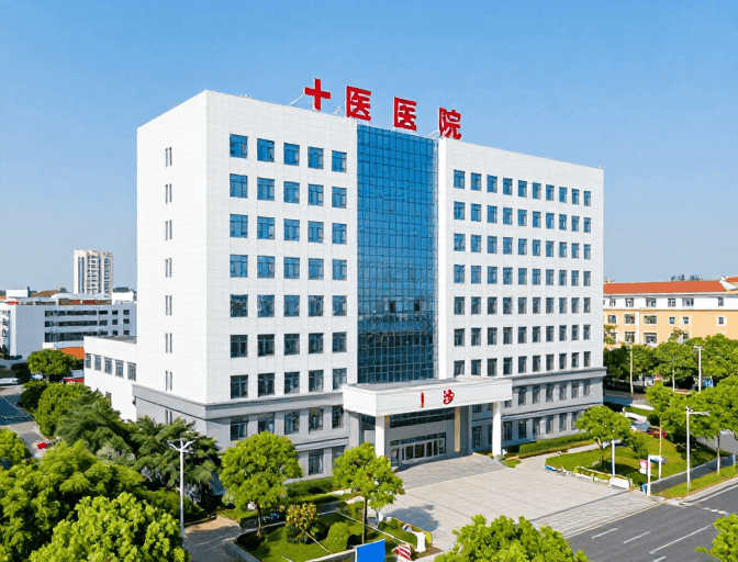 蓝白绿配色素材：清新现代医院建筑全景图
