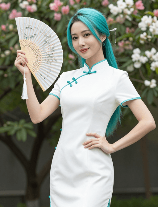 旗袍素材：青绿旗袍美人持扇微笑