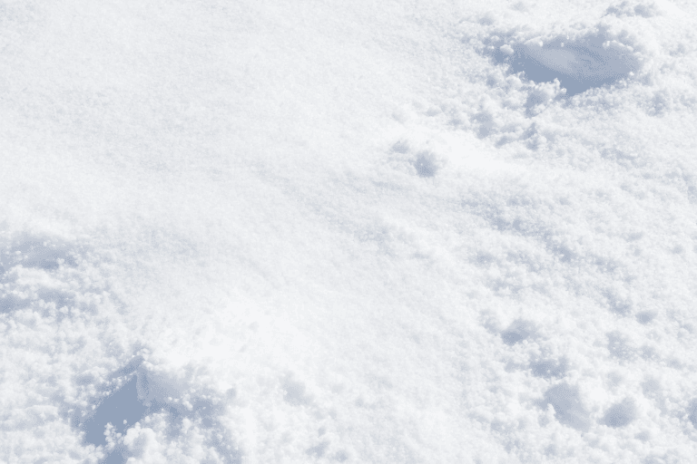 冬季广告素材：纯净雪景高清摄影，冷调质感适合冬季广告