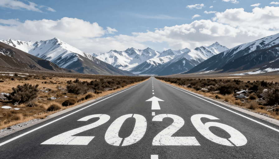 冷调摄影素材：2026新年展望：雪山公路上的未来征途