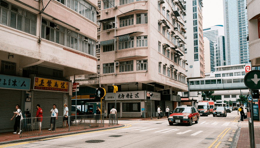 霓虹灯光素材：香港街头：霓虹闪烁的都市夜色