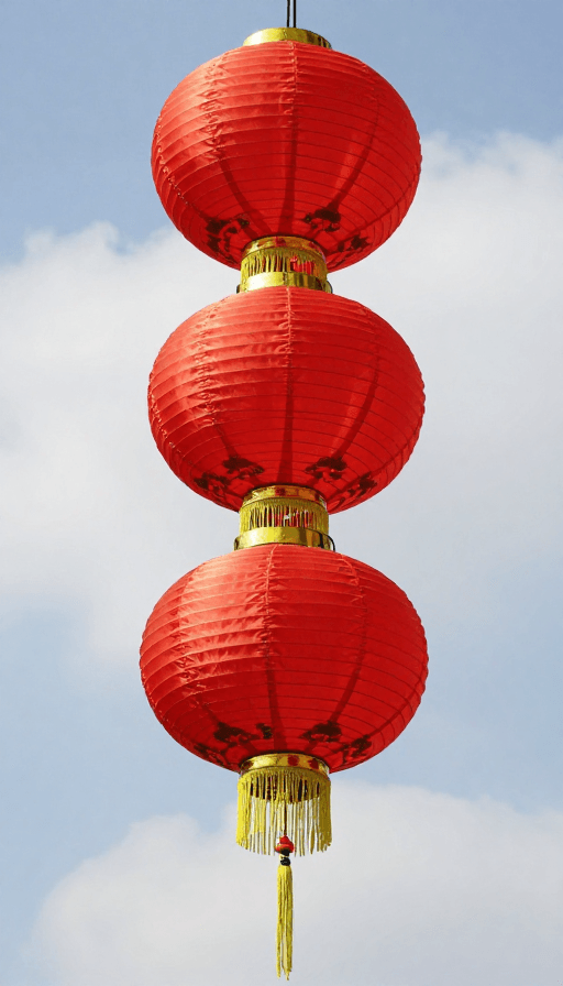 中式设计素材：红景灯笼悬空：中式节庆氛围摄影