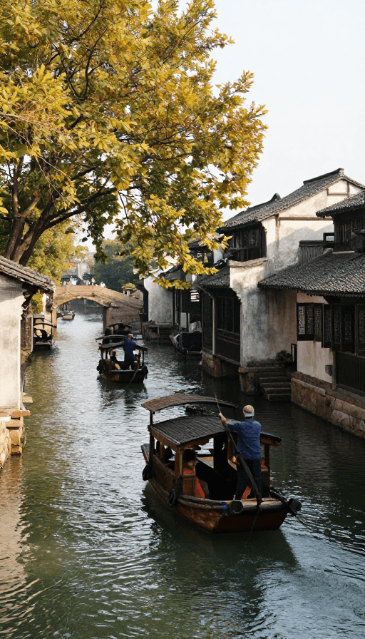 传统建筑素材：秋日江南：古韵桥影与静谧船行