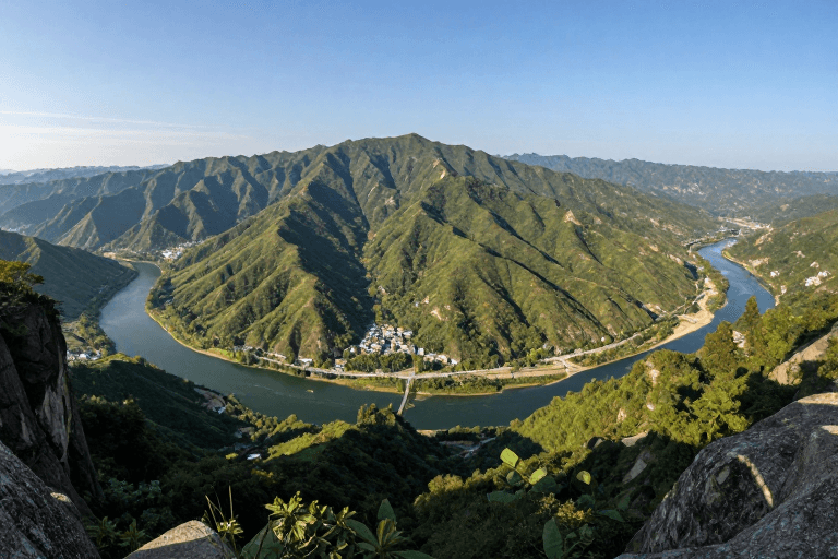 旅行指南素材：壮丽山河：自然美景的诗意画卷