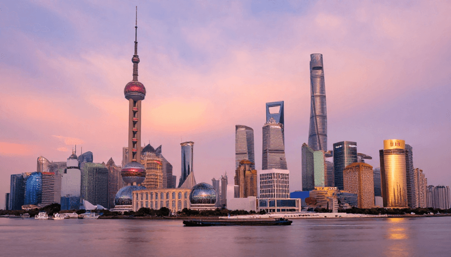 商业广告图素材：上海陆家嘴黄昏全景：摩天楼与江景的粉橙光影