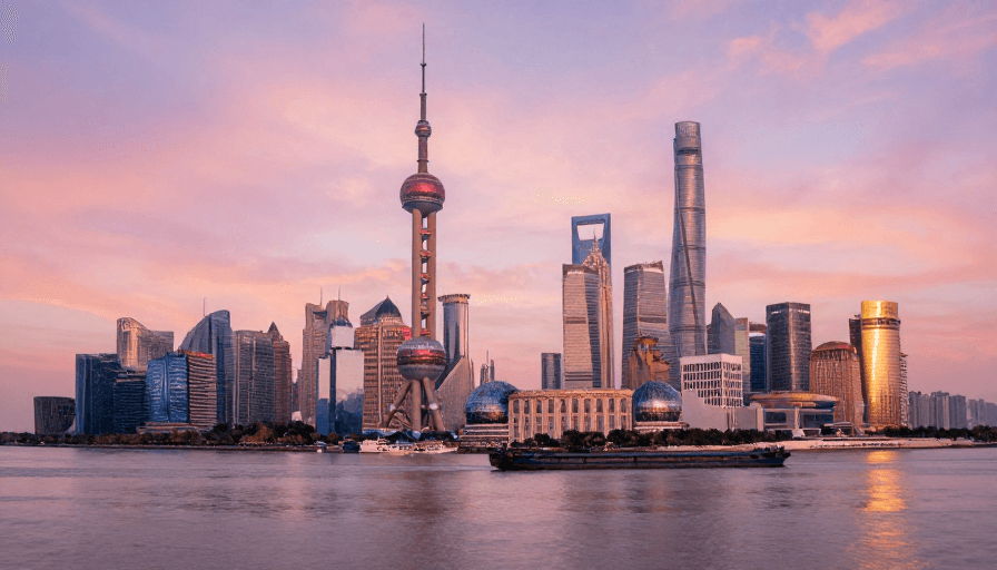 黄浦江素材：陆家嘴日落全景：摩天楼倒映紫霞辉