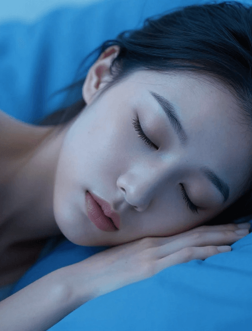 面部特写素材：钴蓝光影下的熟睡面容：超高清唯美特写