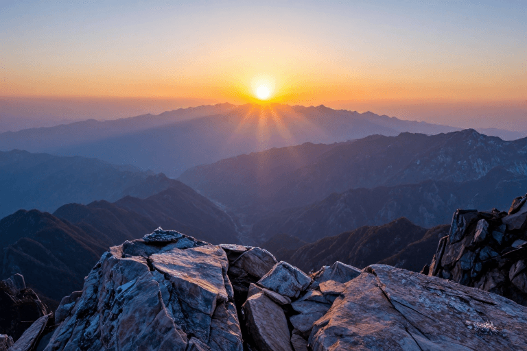 冷暖对比素材：高山之巅星芒日出现实摄影