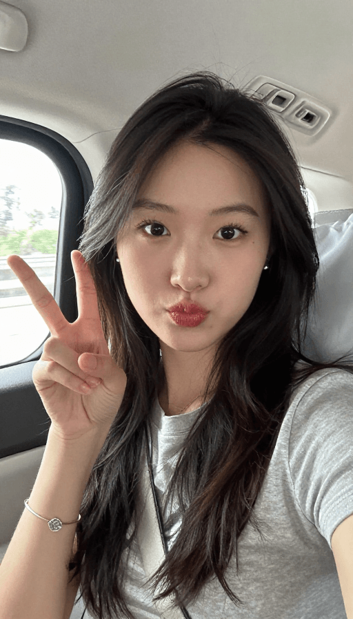 户外旅行素材：亚洲美女风景之旅：自然与时尚的融合
