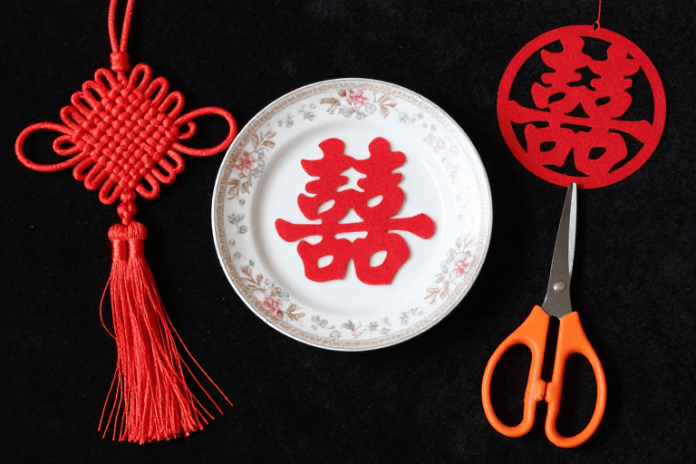 红黑配色素材：黑底红饰：中式婚礼装饰精品展示