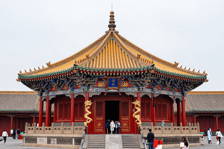 沈阳故宫素材：沈阳故宫大政殿全景：历史建筑的辉煌与人文风采